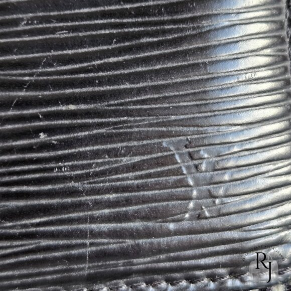 Louis Vuitton Epi Leather Bi-Fold Snap Wallet – EUC Black - Picture 6 of 16